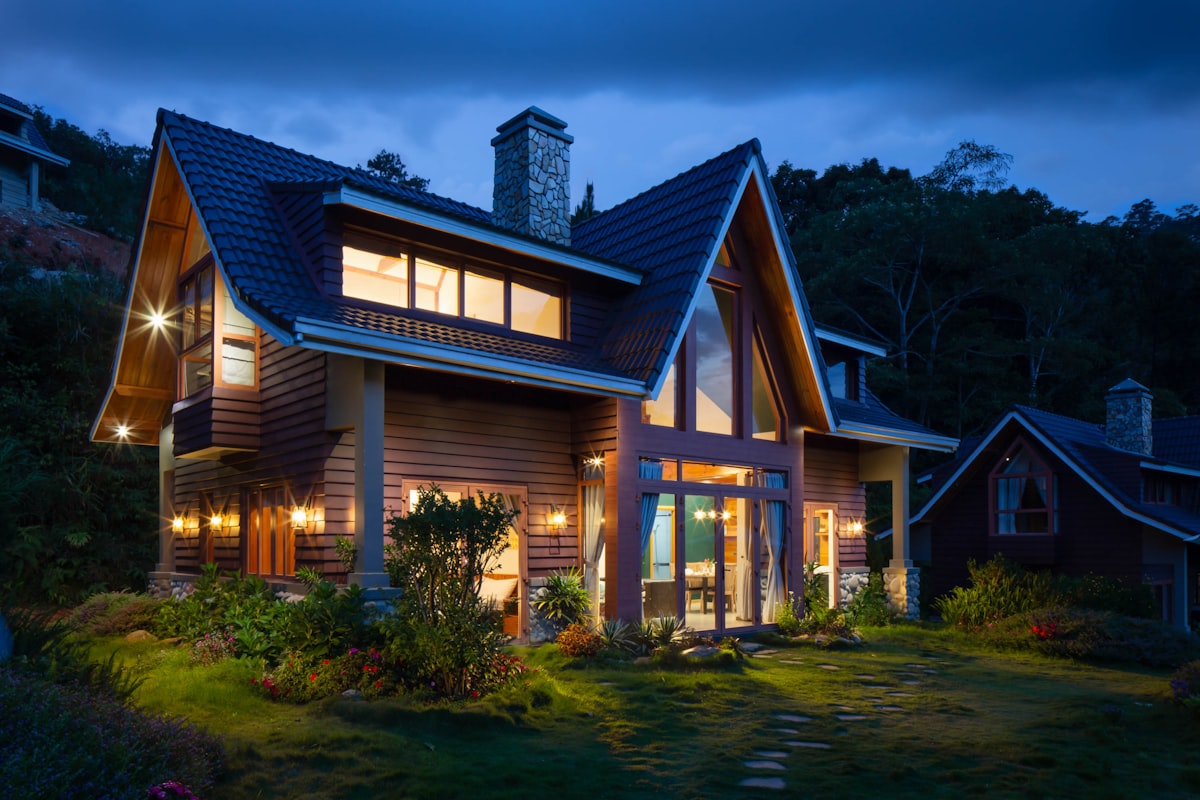 Well-maintained home representing a performing mortgage note with consistent payments